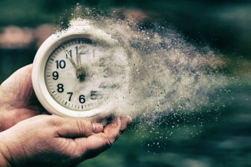 El tiempo vuela, se esfuma El tiempo vuela, se esfuma